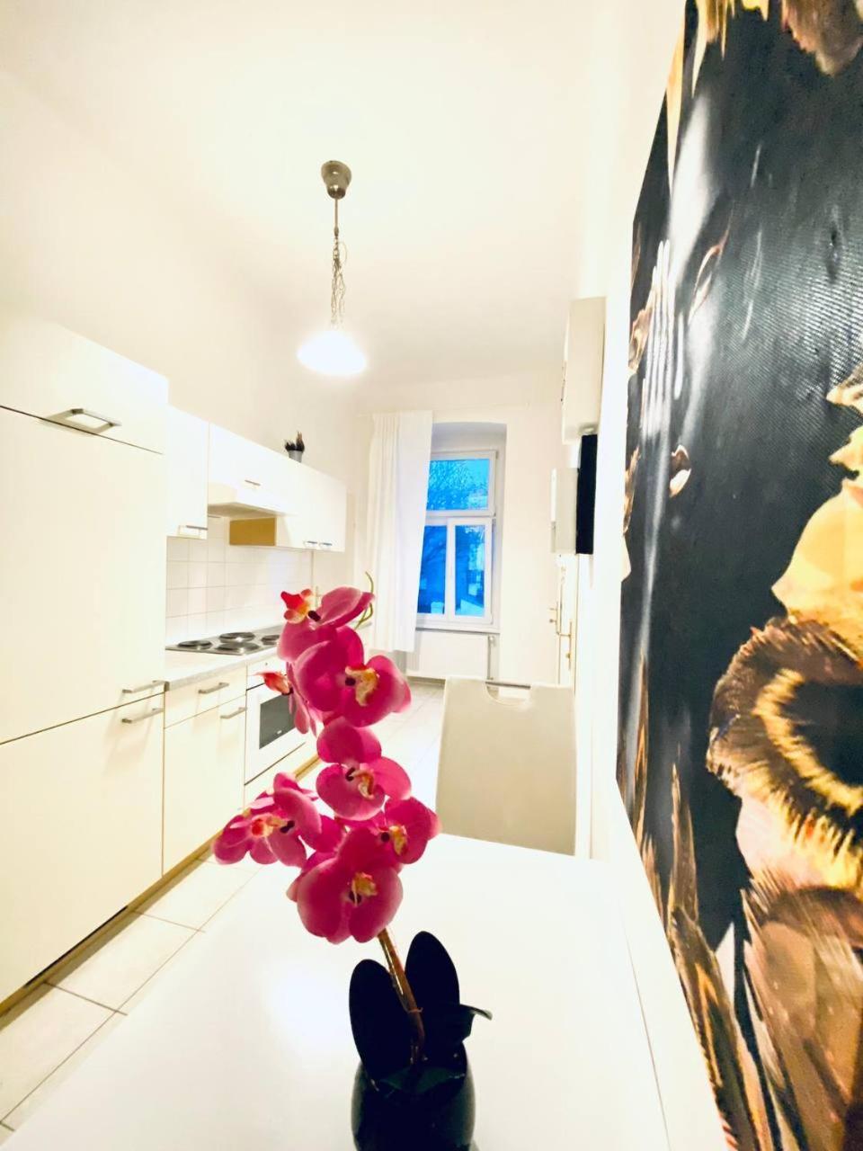 Family Apartment Th8 8 Вена Экстерьер фото